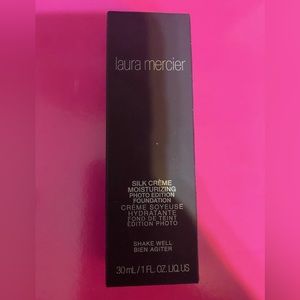Laura Mercier Silk Crème Moisturizing Photo Edition Foundation. 5N1 Pecan